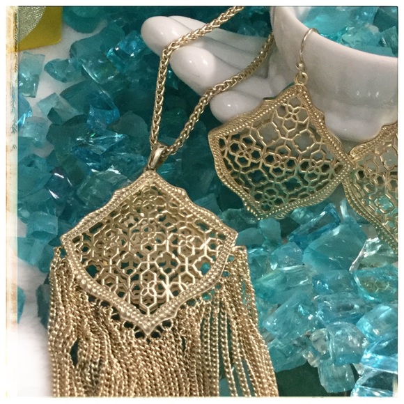 Kendra Scott Jewelry - BNWOT Kendra Scott Necklace & Earring Set!